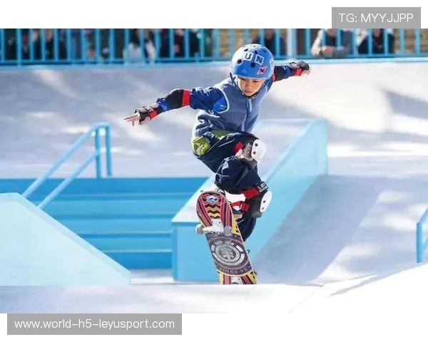 滑板公园赛出现连翻三周动作，裁判差点忘了扣分