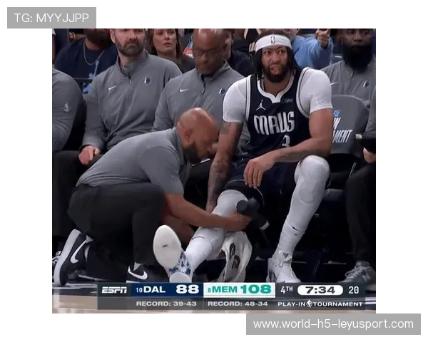 老将拼到抽筋倒地，球迷泪目