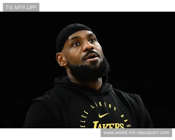 詹姆斯44分炸裂!40岁还在统治联盟 詹姆斯44分炸裂!40岁还在统治联盟