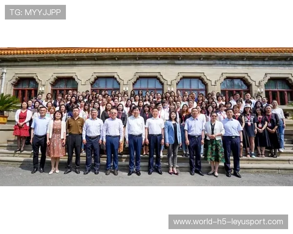 中国足球青少年足球培训注重科学技术结合，青少年足球培训班